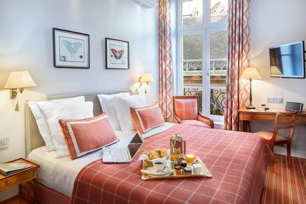 family hotels in Paris 6